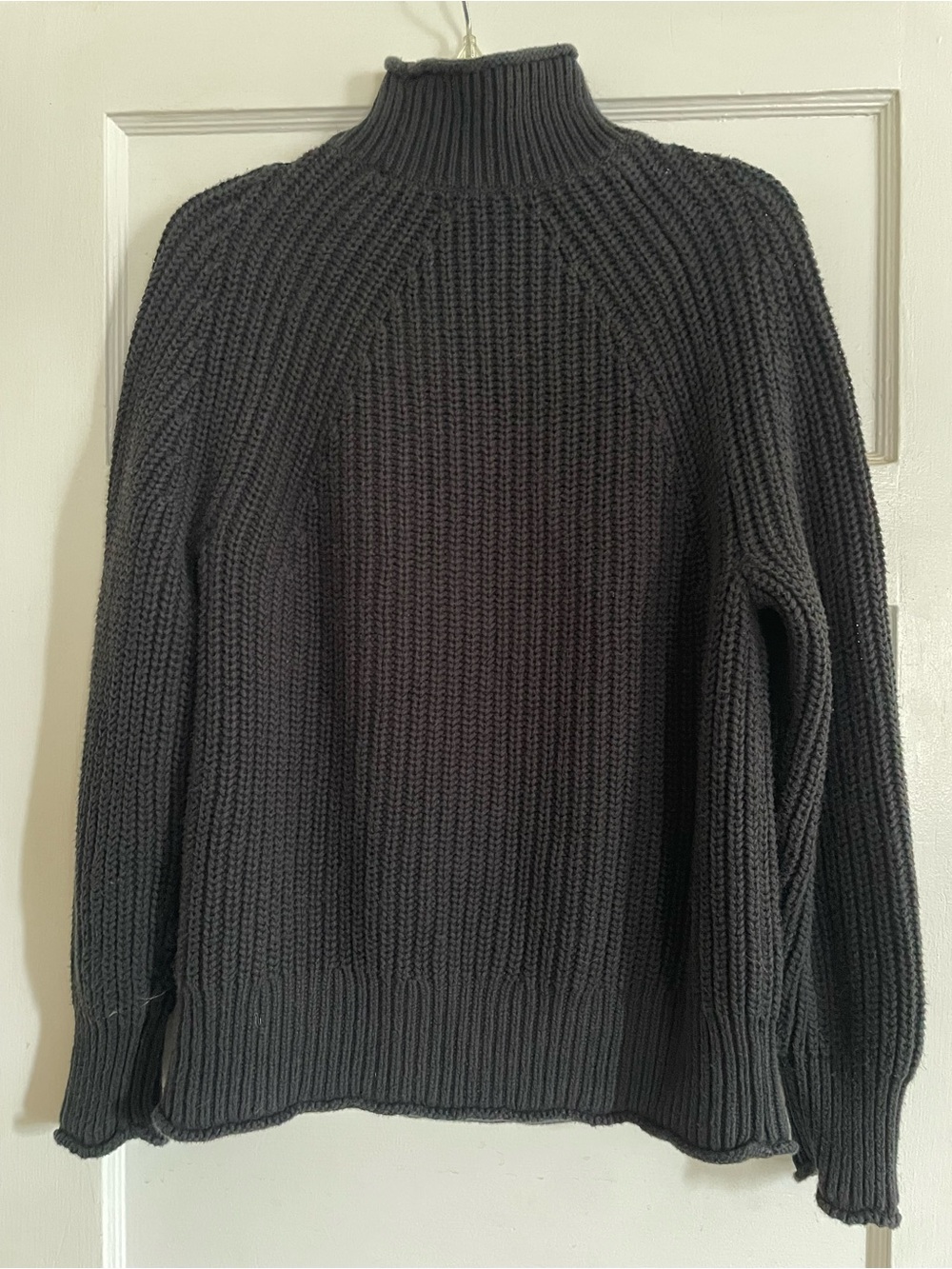 J. Crew Relaxed Cotton Rollneck Sweater S

Excellent Used - Picture 11 of 13